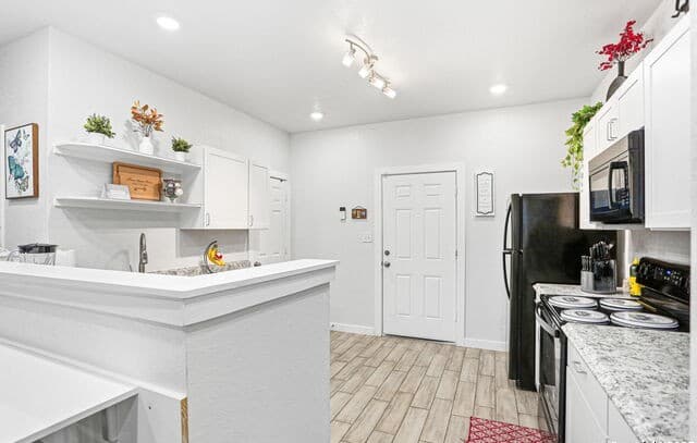 4  Oak Plz, San Antonio, TX 78216 — photo 11