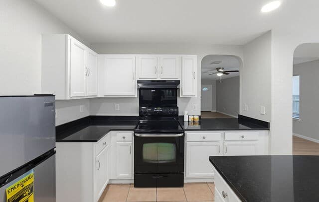 618  Tres Caminos, San Antonio, TX 78245 — photo 3