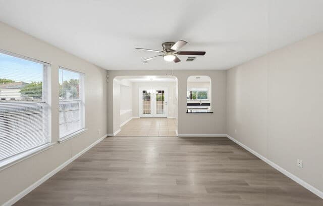 618  Tres Caminos, San Antonio, TX 78245 — photo 5