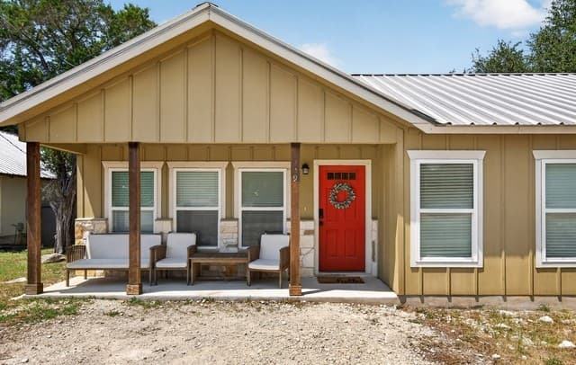 639 Rimrock Cv