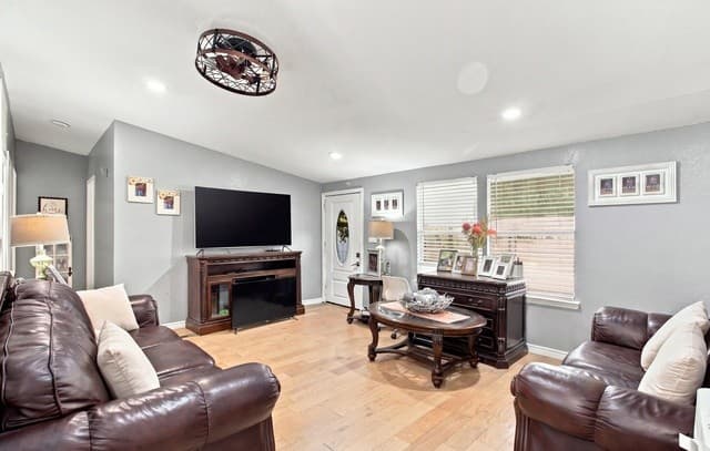 23306  Hickory Pass, San Antonio, TX 78264 — photo 6