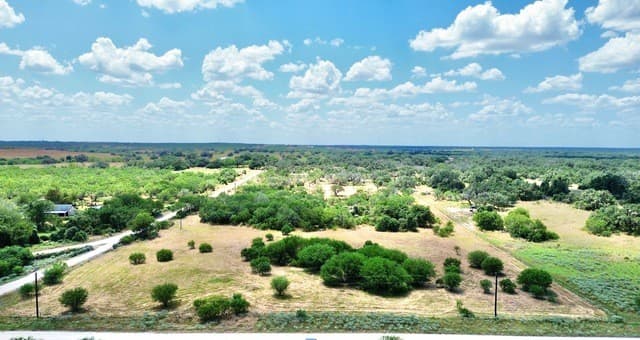 118  Pr Dax Ln, Pleasanton, TX 78064 — photo 12