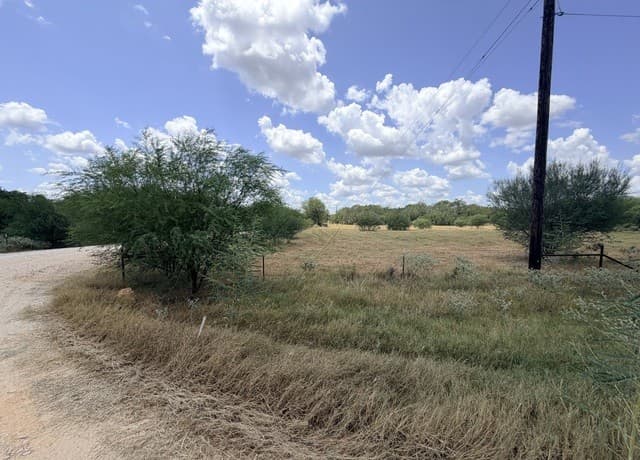 118  Pr Dax Ln, Pleasanton, TX 78064 — photo 17