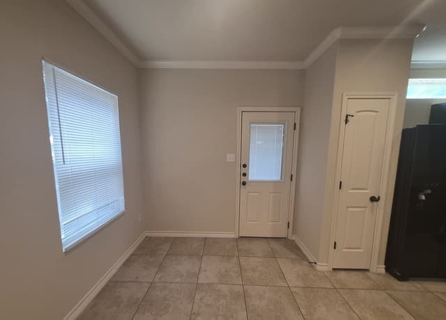 6858  Lakeview Dr Unit 101, San Antonio, TX 78244 — photo 5