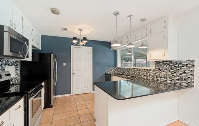 800  Marilyn Dr, Schertz, TX 78154 — photo 5