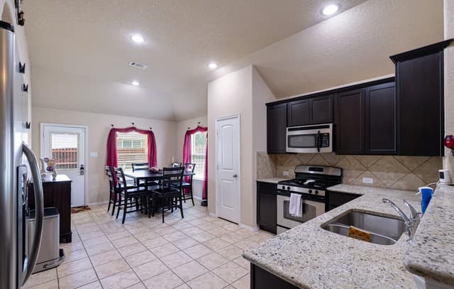 3318  Candleside Dr, San Antonio, TX 78244 — photo 12