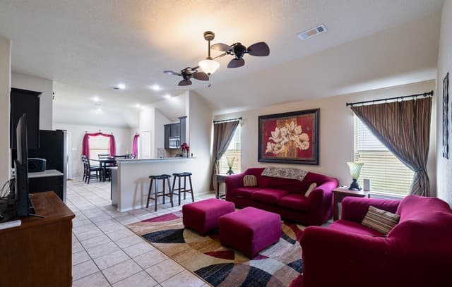 3318  Candleside Dr, San Antonio, TX 78244 — photo 9