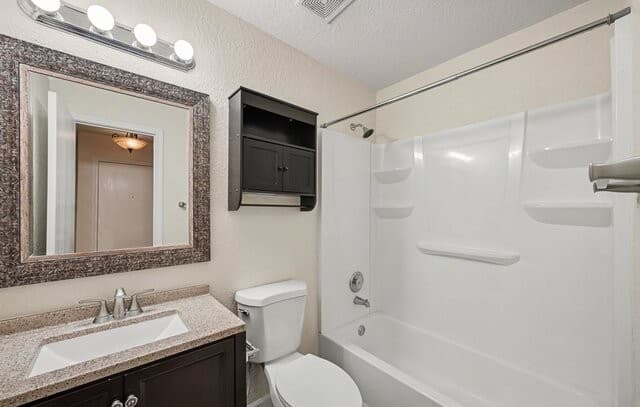 8715  Laguna, San Antonio, TX 78251 — photo 16