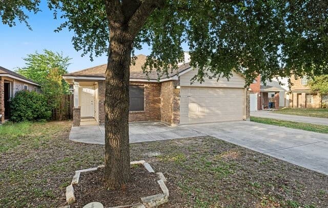 8715  Laguna, San Antonio, TX 78251 — photo 2