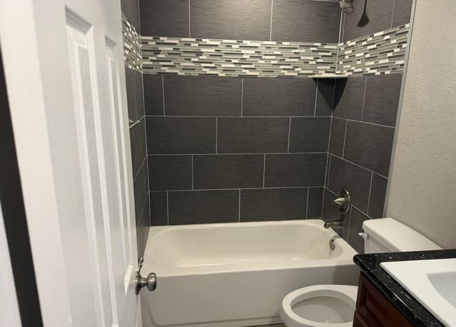 591  Burr Oak Ln, Canyon Lake, TX 78133 — photo 11