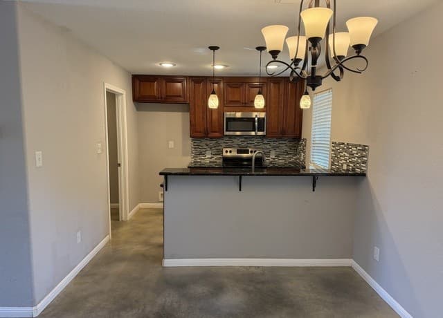 591  Burr Oak Ln, Canyon Lake, TX 78133 — photo 13