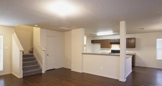 7518  Whispine, San Antonio, TX 78218 — photo 4