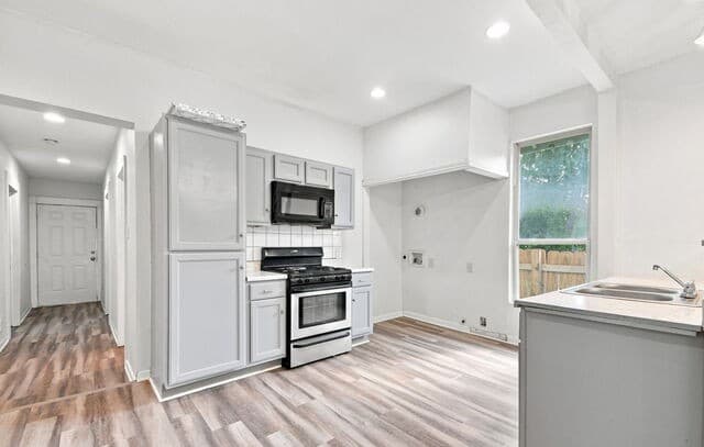 262 E Southcross Blvd, San Antonio, TX 78214 — photo 9