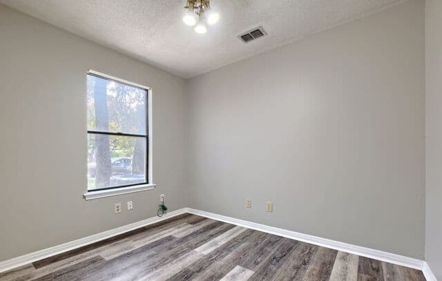 8440  Phoenix Ave, Selma, TX 78154 — photo 12