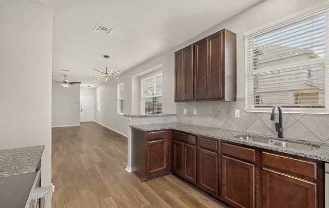 10423  Green Pr, San Antonio, TX 78223 — photo 9