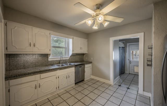 301  Furr Dr, San Antonio, TX 78201 — photo 10