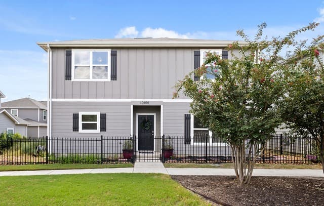 10806  Quinn Ct, San Antonio, TX 78252 — photo 2