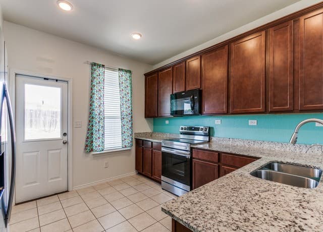 7210  Champion Crk, San Antonio, TX 78252 — photo 7