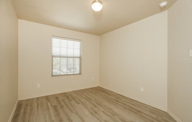 10715  Goose Way, San Antonio, TX 78224 — photo 14