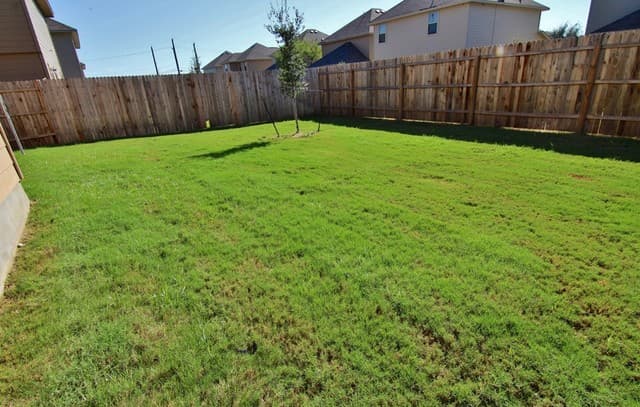 10715  Goose Way, San Antonio, TX 78224 — photo 2