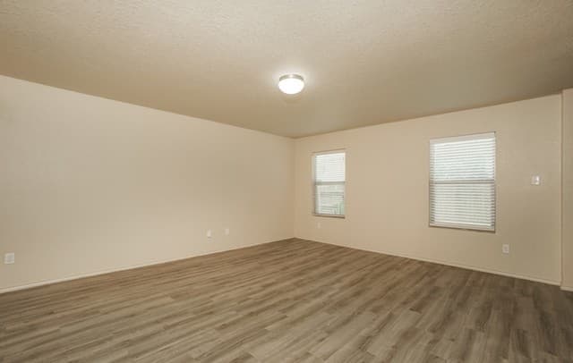 10715  Goose Way, San Antonio, TX 78224 — photo 8