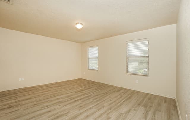 10715  Goose Way, San Antonio, TX 78224 — photo 9