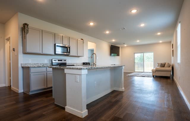 3554  Rancho Grande, San Antonio, TX 78224 — photo 3