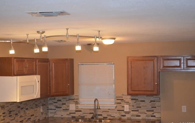 7401  Sage Oak St, Live Oak, TX 78233 — photo 4