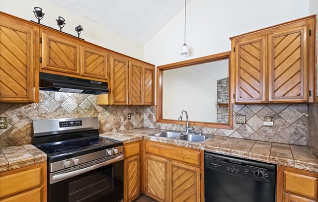 1514  Vista Hill St, San Antonio, TX 78213 — photo 9