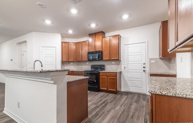 3607  Battlecry, San Antonio, TX 78245 — photo 16