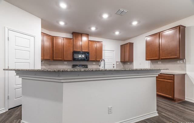 3607  Battlecry, San Antonio, TX 78245 — photo 17
