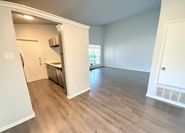 5243  Meadow Rise, San Antonio, TX 78250 — photo 5