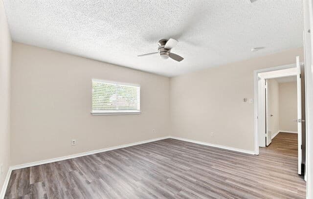 7834  Larcrest, San Antonio, TX 78251 — photo 10
