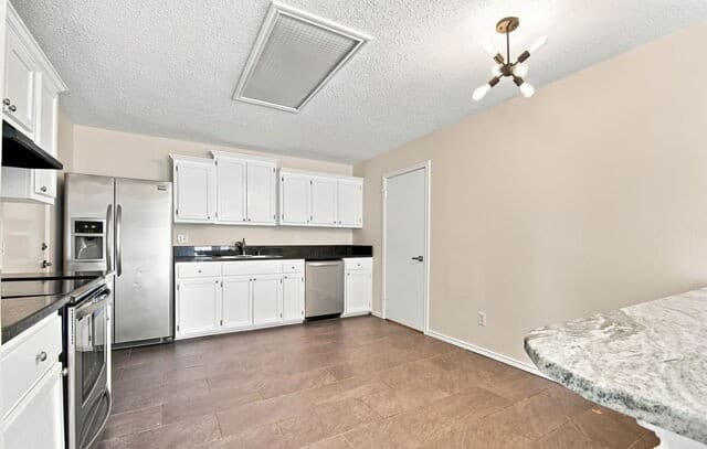 7834  Larcrest, San Antonio, TX 78251 — photo 6