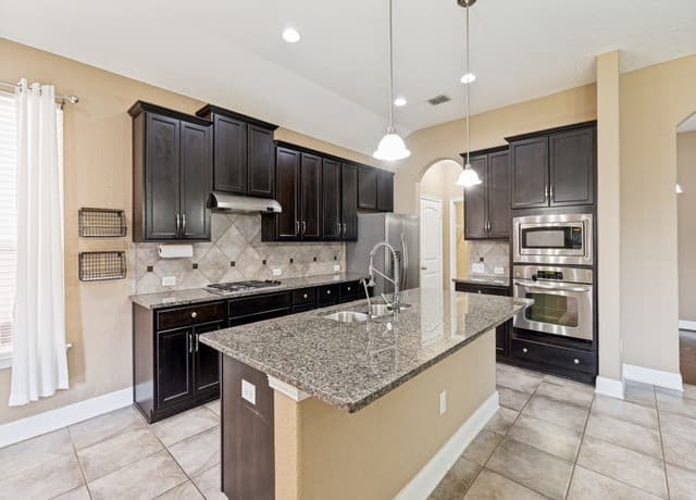 12426  Caprock Crk, San Antonio, TX 78254 — photo 9