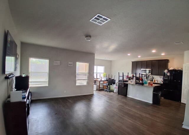 14651  Stirrup, Elmendorf, TX 78112 — photo 2