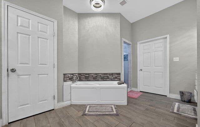 14315  Quesenberry Rd, Von Ormy, TX 78073 — photo 11