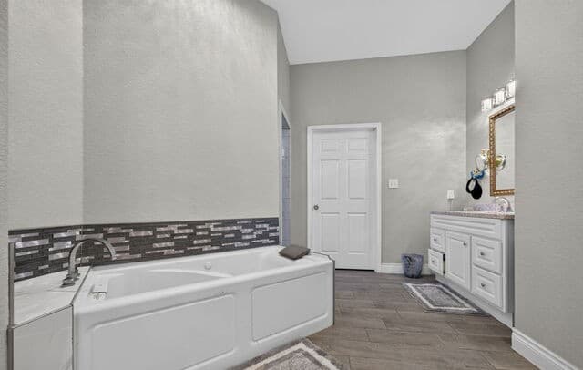 14315  Quesenberry Rd, Von Ormy, TX 78073 — photo 12