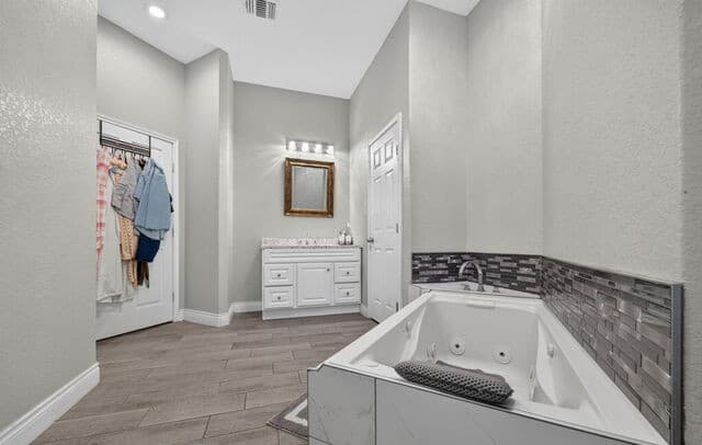 14315  Quesenberry Rd, Von Ormy, TX 78073 — photo 13
