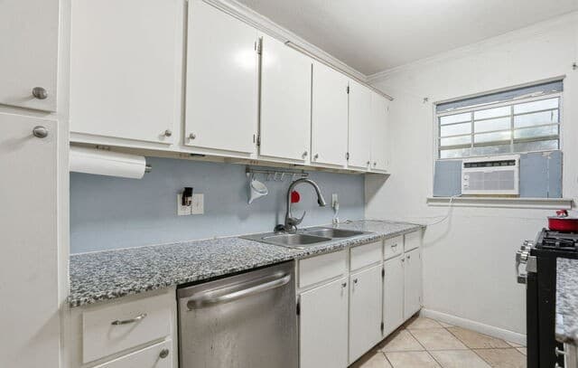 1015  Cibolo Trl, Universal City, TX 78148 — photo 11