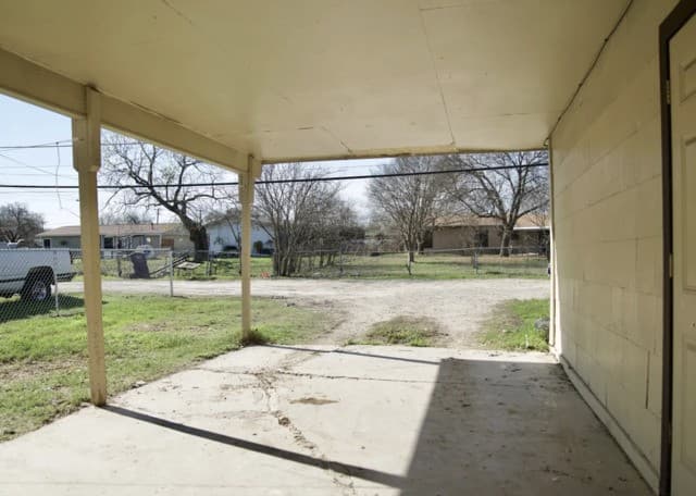 211  Westoak Rd, San Antonio, TX 78227 — photo 10