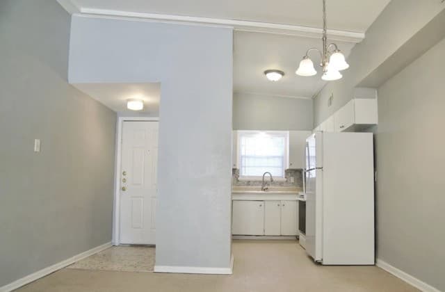 211  Westoak Rd, San Antonio, TX 78227 — photo 3