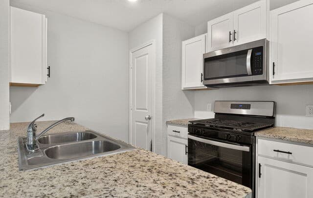 13724  Whisper Rnch, San Antonio, TX 78252 — photo 10