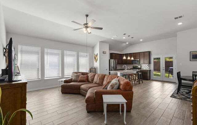 5802  Reagan Rdg, Schertz, TX 78108 — photo 10
