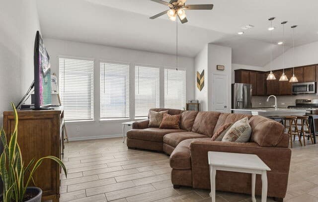5802  Reagan Rdg, Schertz, TX 78108 — photo 4