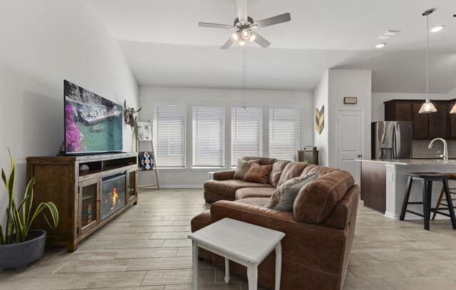 5802  Reagan Rdg, Schertz, TX 78108 — photo 7