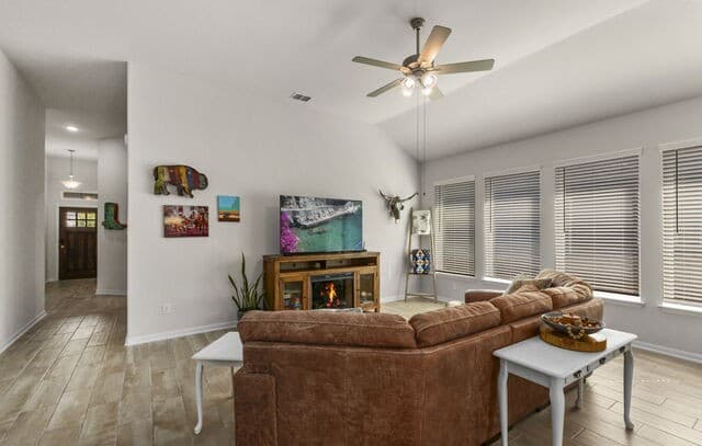 5802  Reagan Rdg, Schertz, TX 78108 — photo 8
