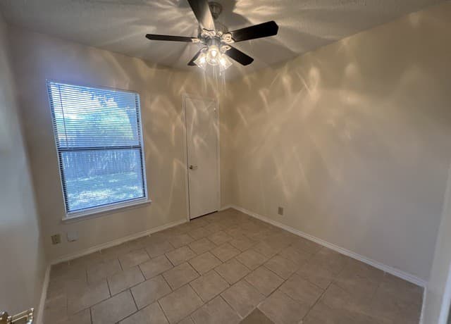 9951  Echo Plain Dr, San Antonio, TX 78245 — photo 11