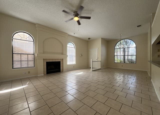 9951  Echo Plain Dr, San Antonio, TX 78245 — photo 2