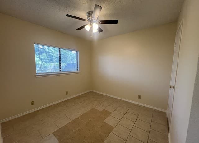 9951  Echo Plain Dr, San Antonio, TX 78245 — photo 8